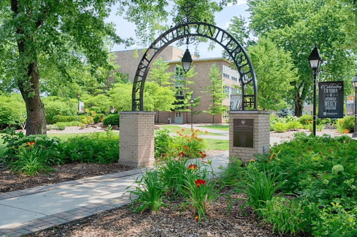 Saint Xavier University – Colleges of Distinction: Profile, Highlights, and  Statistics